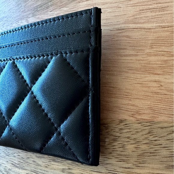 🆕 Authentic Chanel Black Quilted Lambskin Card Holder w/Gold Enamel CC Heart - Picture 6 of 14